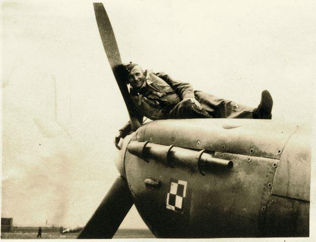 Czeslaw Tarkowski and the BM597 Spitfire WW2 ( in 315 Squadron ).